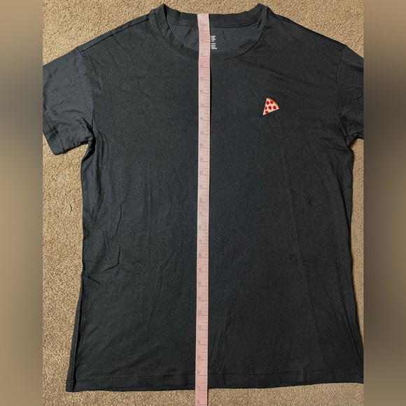 Victoria’s Secret PINK relaxed fit t-shirt with pizza embroidery - Picture 5 of 6